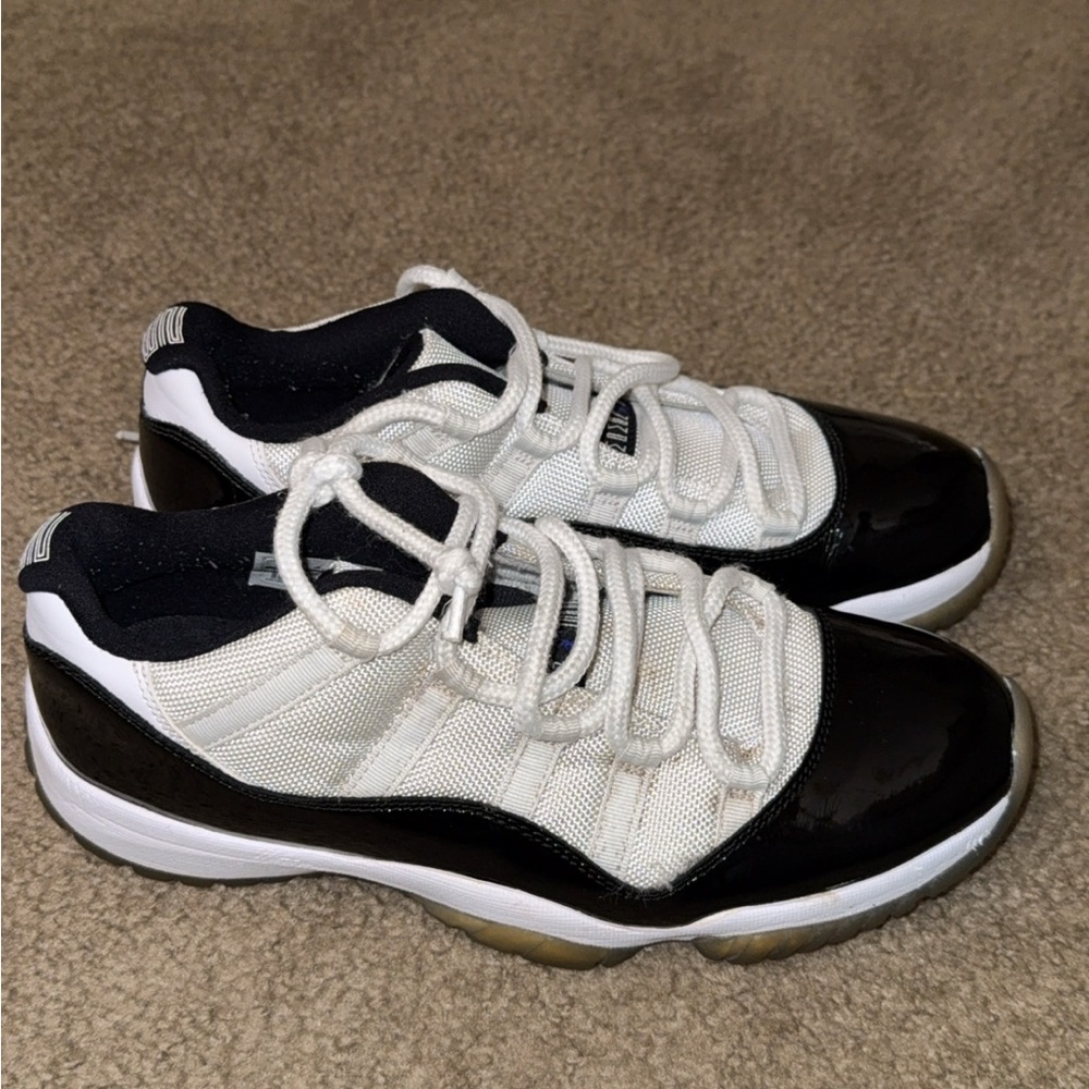 Men's Black and White Athletic Shoes
